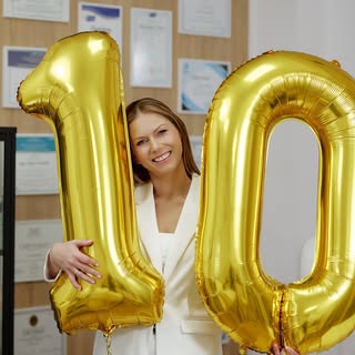 Dziś mam dla Was coś wyjątkowego 💛 

To już 10 lat, odkąd prowadzę gabinet trychologiczny ✨ 
Przez 