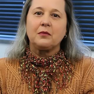 Receber um diagnóstico de alopecia impacta muito mais do que a estética; impacta a identidade e a se