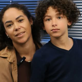 A transição hormonal da menopausa traz profundas alterações no organismo feminino, e uma das manifes
