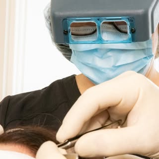 🧑‍⚕️ Perte de cheveux : quelles solutions s’offrent à vous ?

Vous remarquez un éclaircissement, un