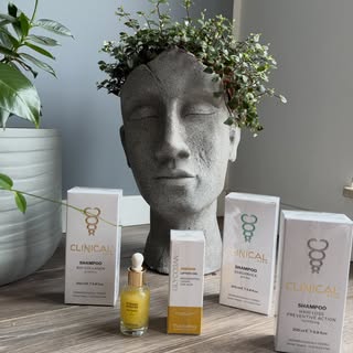 Twoje włosy zasługują na profesjonalną opiekę ✨
W La Vida Hair￼ łączymy trychologię, nowoczesne tera