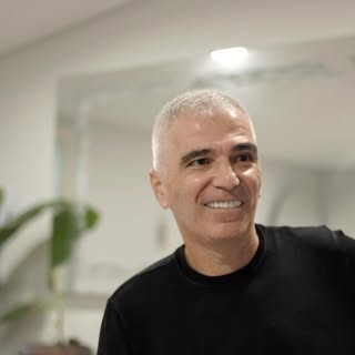 Expert Personal Guidance in French with Exceptional Ongoing Support for your Hair Transplant journey