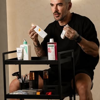 La dermatitis seborreica es una auténtica pesadilla para quien la sufre.

Picores, rojeces, descamac