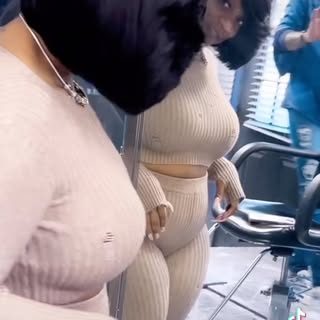 🤔🥶✂️ What should I call this cut ? 

www.augustsnowhair.com

#snoweffecthairstudios #augustsnowhai