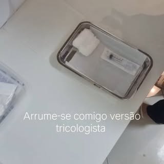 Cuidar do cabelo vai muito além de escolher um bom shampoo.
Quando a queda aumenta, os fios afinam o