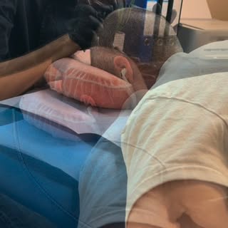 💉 Voici ce qu’il se passe quand vous avez la tête dans le coussin… 😅

Pendant que vous êtes confor