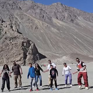 When the OG group gathers there is no dearth of fun, dance and drama!!
#friendslikefamily #ladakhdia