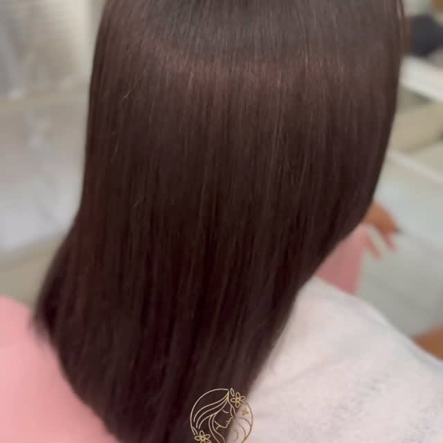 LISO PERFECT GLOW ✨⭐️ 

Antes e depois que fala por si ✨
Adeus frizz, olá liso dos sonhos! 💁‍♀️