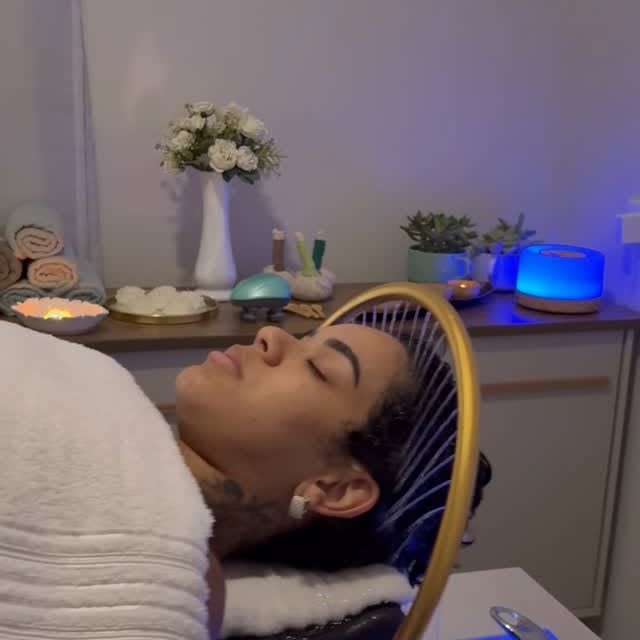 Cuidar de uma mamãe é cuidar de duas vidas 🤍✨

O Head Spa na gestação proporciona muito mais do que