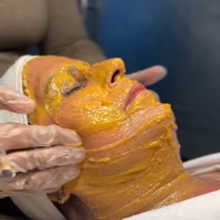 Dull skin needs the right care 💆🏻‍♂️💆🏻‍♀️🫧🫧
Our exfoliating facial at Advanced Wellness helps 