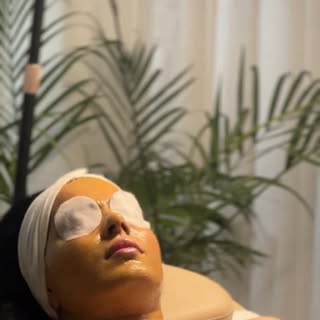 🌿Healthy skin starts with the right care.
At Advanced Wellness, we focus on treatments that truly w