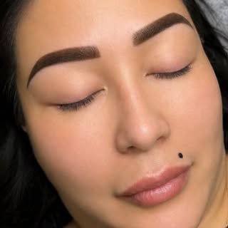 Corrected, balanced, and beautifully restored.
Color correction that brings your brows back to a sof