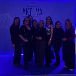 Lanzamiento de Aktuva con mis compis. Gracias a Cantabria Labs por la invitación