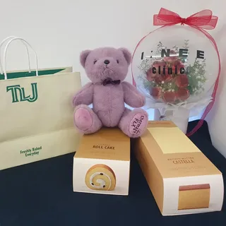 오늘의 간식은 뚜레쥬르. 🥖☕

환자분께서 사다주신 빵 덕분에 직원들 모두 든든하게 에너지를 채웠습니다.

맛있게 잘 먹었습니다. 감사합니다.🤍

#아이니의원 #뚜레쥬르 #오늘