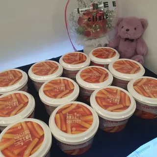 대표님, 감사합니다! 😊
직원들 모두 맛있게 잘 먹겠습니다.
역시 떡볶이는 금미옥! 🍲🤍

#아이니의원 #금미옥 #국물떡볶이 #직원간식 #감사합니다