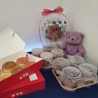 달달한 도넛과 시원한 커피 덕분에
잠시 쉬어가는 시간을 가졌습니다.
잘 먹었습니다.😊