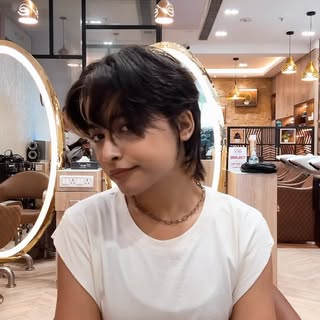 Not everyone can pull off a pixie ✂️ 

[ haircut , haircut inspo , hairstyle , pixie cut , haircut f