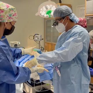 Behind the scenes: Andrea’s surgery day. She starts with before photos, changes into her surgical go