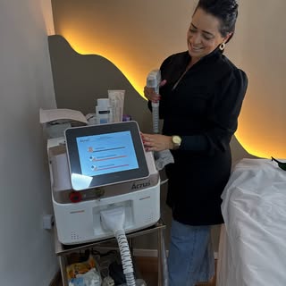DEPILAÇÃO A LASER – TECNOLOGIA E RESULTADO REAL ✨

Quer se livrar dos pelos de forma prática, segura