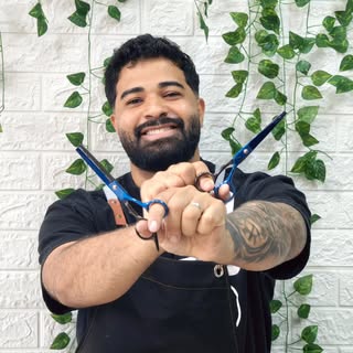 Muitas pessoas chegando por aqui, deixa eu me apresentar.
Meu nome é Lucas Araujo, sou casado, 2 fil