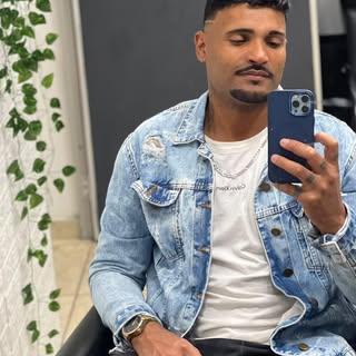Se o Neymar vai garantir o Hexa, eu não sei.
Mas eu garanto o melhor resultado em prótese capilar. �