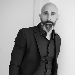 LA DISCIPLINA

Ci sono risultati che sembrano raccontare un momento.
In realtà raccontano anni.

Con