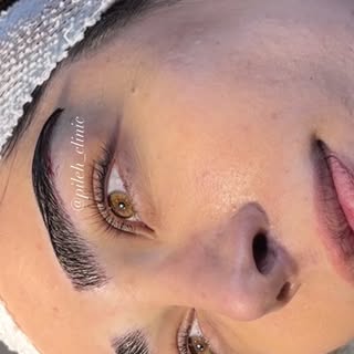 طراحی متناسب با فرم صورت + خواب طبیعی موها = نتیجه‌ای که همیشه آرزوشو داشتی. 🤍
مشاوره: 09120719901☎