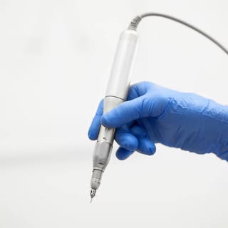 Extraction of grafts at our clinic is done using a micro motor. We can successfully extract up to 45