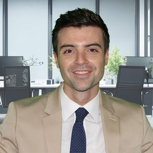Dr. Blake Bloxham