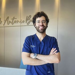 Dr. Antonio Martínez