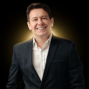Dr. Carlos Bedin