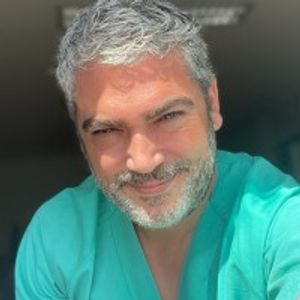 Dr. Andrés Navarro