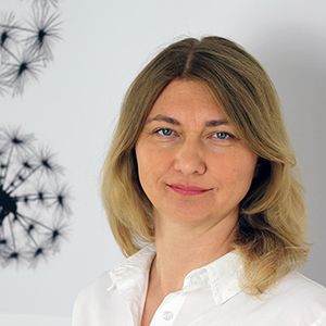 Dr. Martina Kelemenová