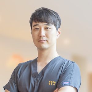 Dr. Lee Yongseok