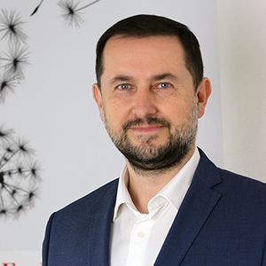 Dr. Roland Kelemen