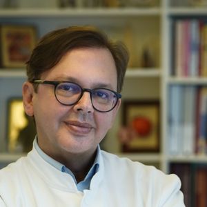 Prof. Ralph Trüeb