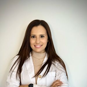 Dr. Sara Nuñez