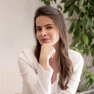 Dr. Gabriela Nöronha