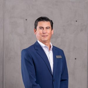 Dr. Sergio Piña