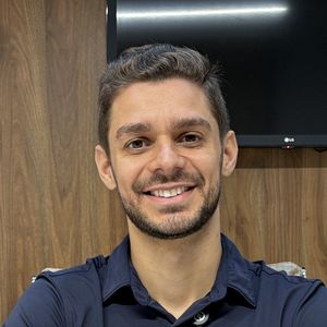 Dr. Lucas Rabelo