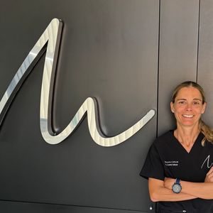 Dr. Cristina Salazar