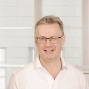 Dr. Hannes Domeisen