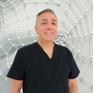 Dr. Julio Gil