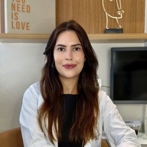 Dr. Hyse Carneiro Ferreira Ney