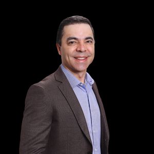 Dr. Claiton Pires de Oliveira