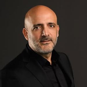 Dr. Bogdan Vlădău