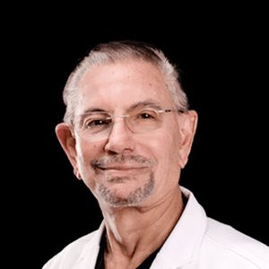 Dr. Enrrique Gomez