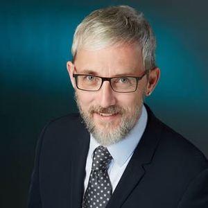 Dr. Akbar Aydin