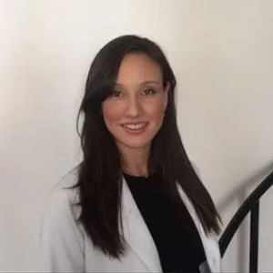 Dr. Luciana Takata