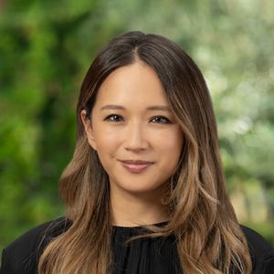 Helen Lee
